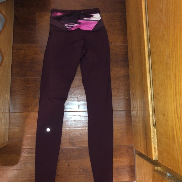 Maroon LULU reversible leggings! - Picture 3 of 4